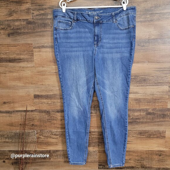 Maurices Jeans Size 18WR Skinny Mid Rise Medium Wash Stretch Denim - Picture 2 of 12